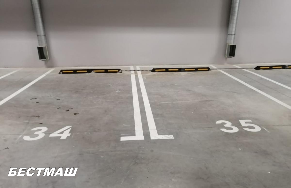 Двойная прерывистая линия (1.9) на парковках